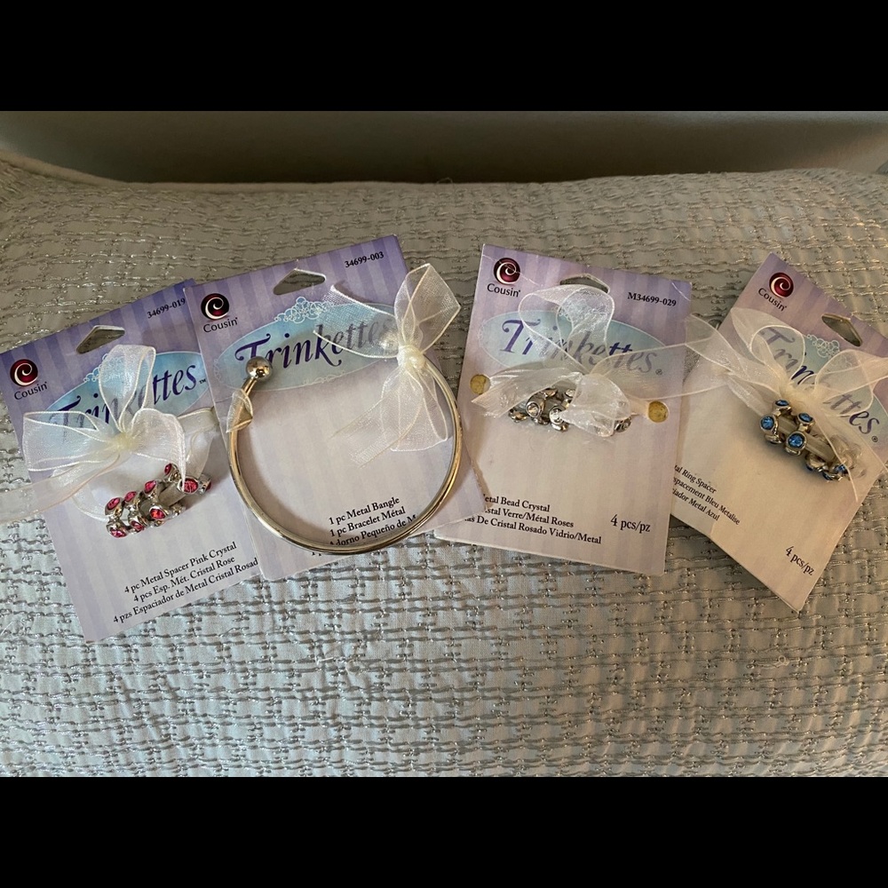 Brand new trinket brackets with 12 new charms